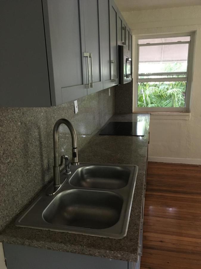 1br Historic Art Deco Charm Meets Modern Comfort- Huge Tropical Garden In Posh Coral Gables-10 Min Airport *