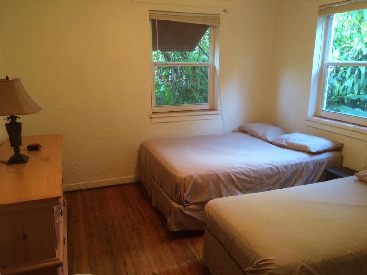 Apartment 1br Historic Art Deco Charm Meets Modern Comfort- Huge Tropical Garden In Posh Coral Gables-10 Min Airport *