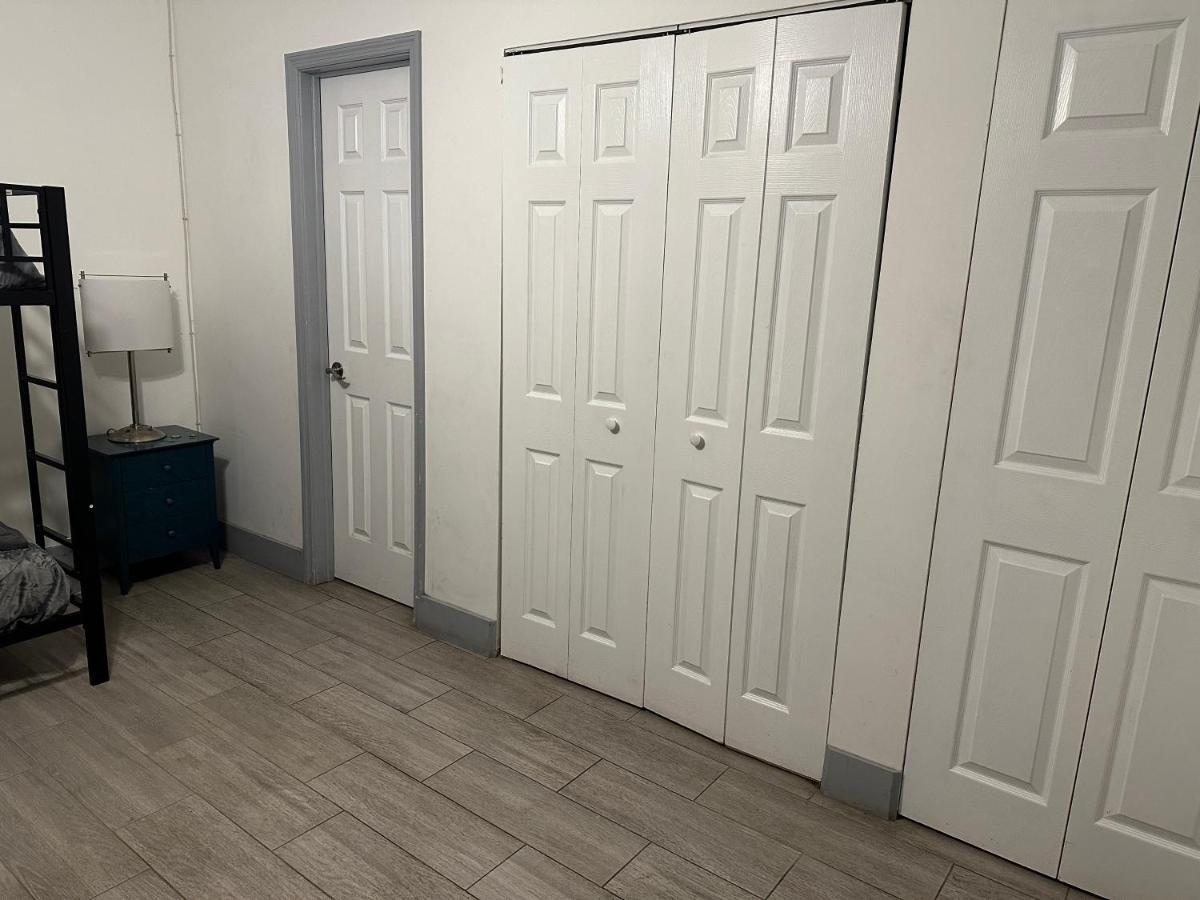 Bekahouse With Parking, Backyard And Laundry Homestay Miami