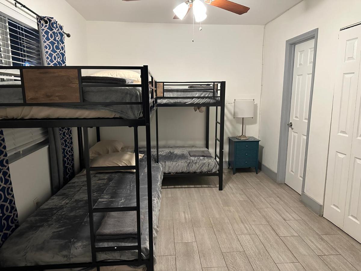 Bekahouse With Parking, Backyard And Laundry * Miami