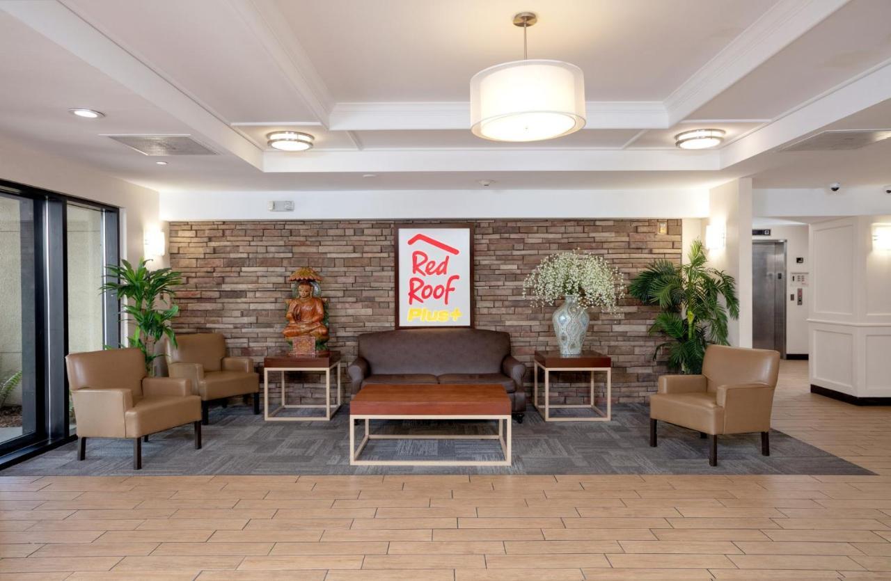 Hotel Red Roof Airport 2*