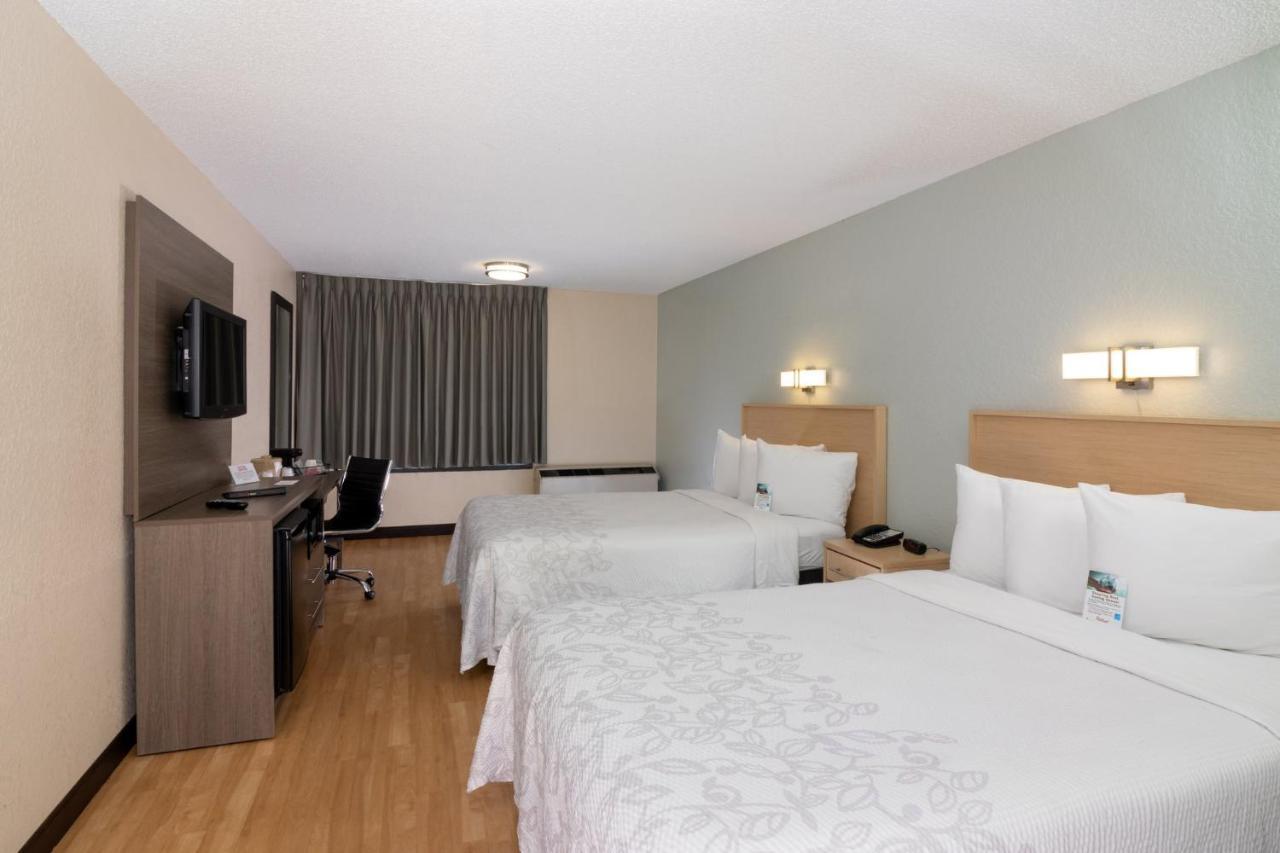 Hotel Red Roof Airport 2*