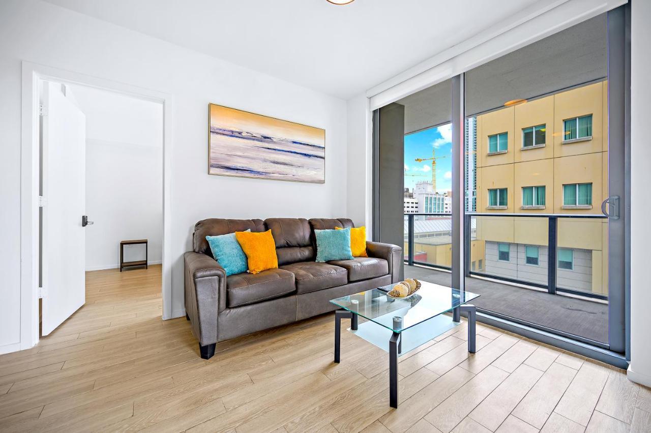 Complex Full Amenities & Entertainment! Appartement