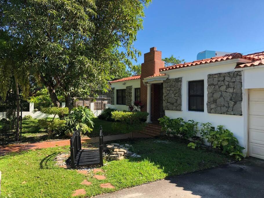 House With Pool- 15 Mins To South Beach Apartment