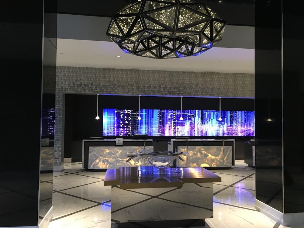Hilton Downtown Hotel 4*