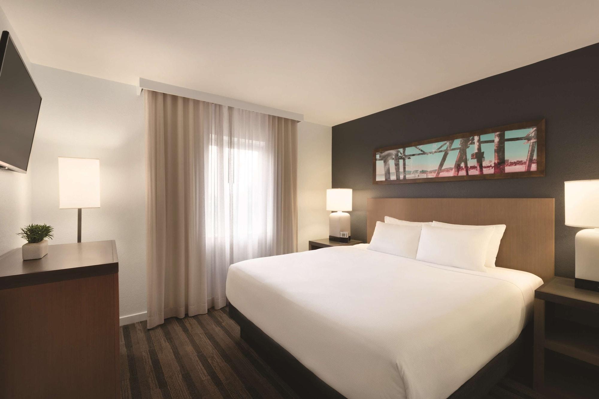 Hotel Hyatt House Airport 3*