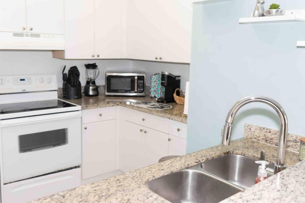 Newly Renovated 5 Min From Airport
