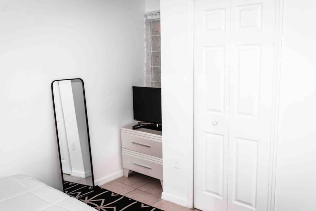 Newly Renovated 5 Min From Airport *
