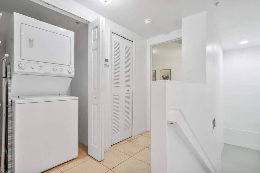 Newly Renovated 5 Min From Airport