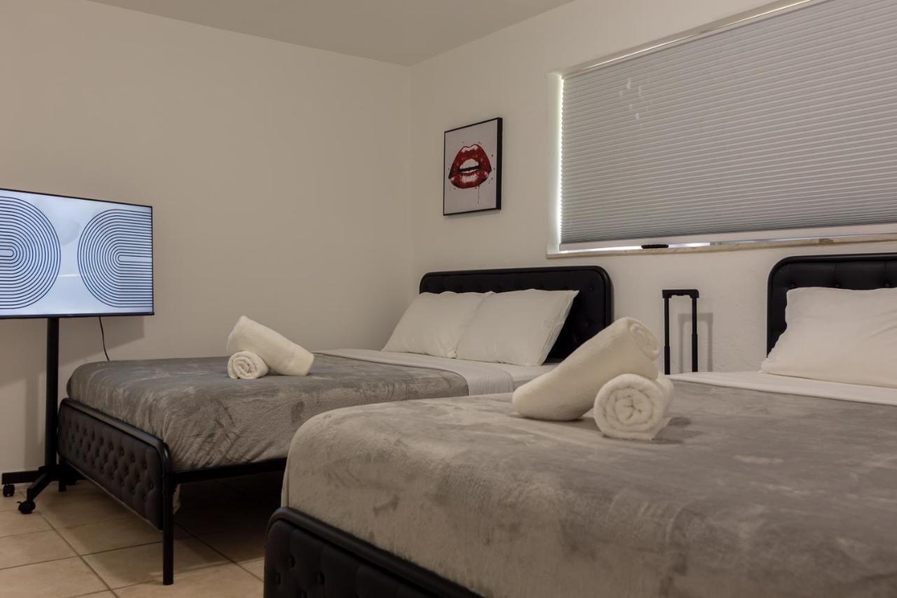One Bedroom - With Parking & Balcony - Heart Of Wynwood Apartment *
