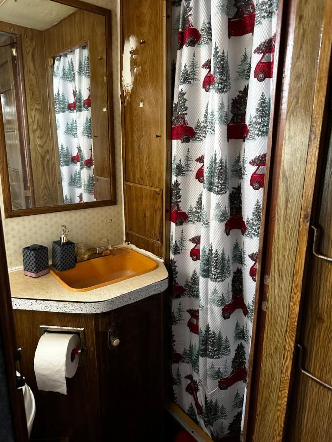 Studio Black Castle Rv Luxury tent *