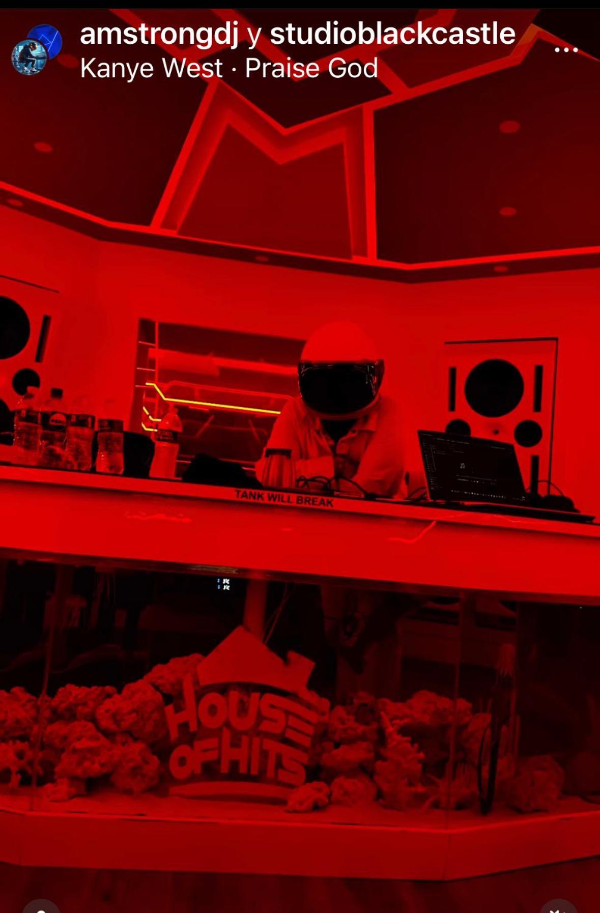 Studio Black Castle Rv Luxury tent Miami