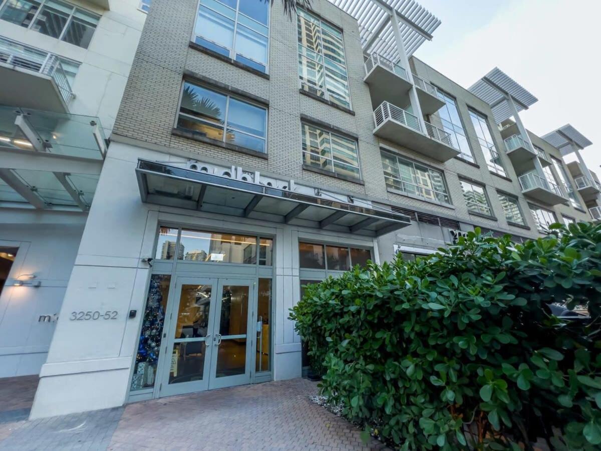 Palm Place Heart Of With Parking Pool And Gym Holiday home Miami