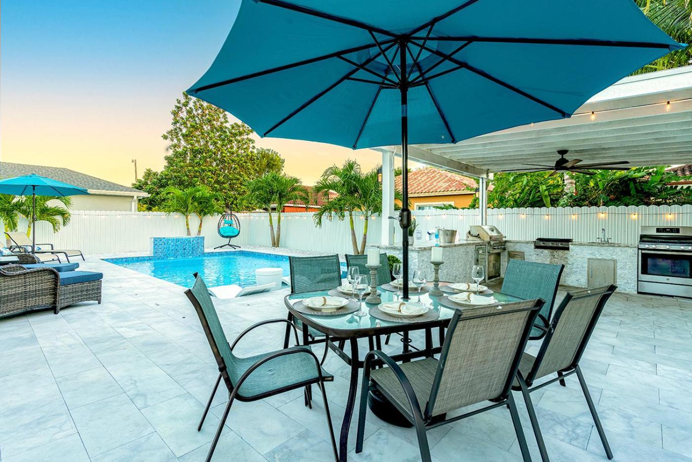 Lux Backyard/heated Pool/everglades/speedway/keys! Holiday home *