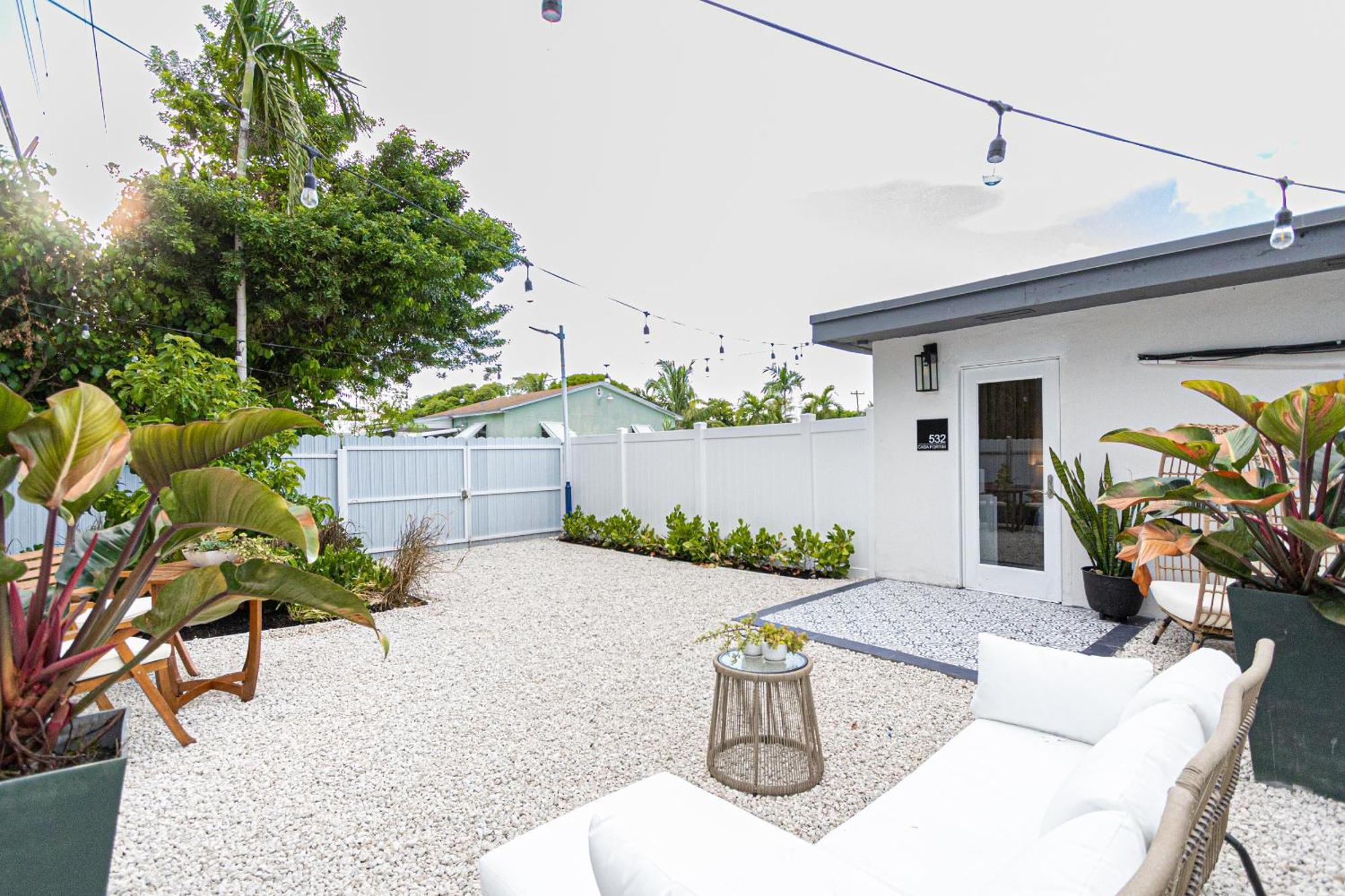 Casa Fortim + Private + Large Patio Miami