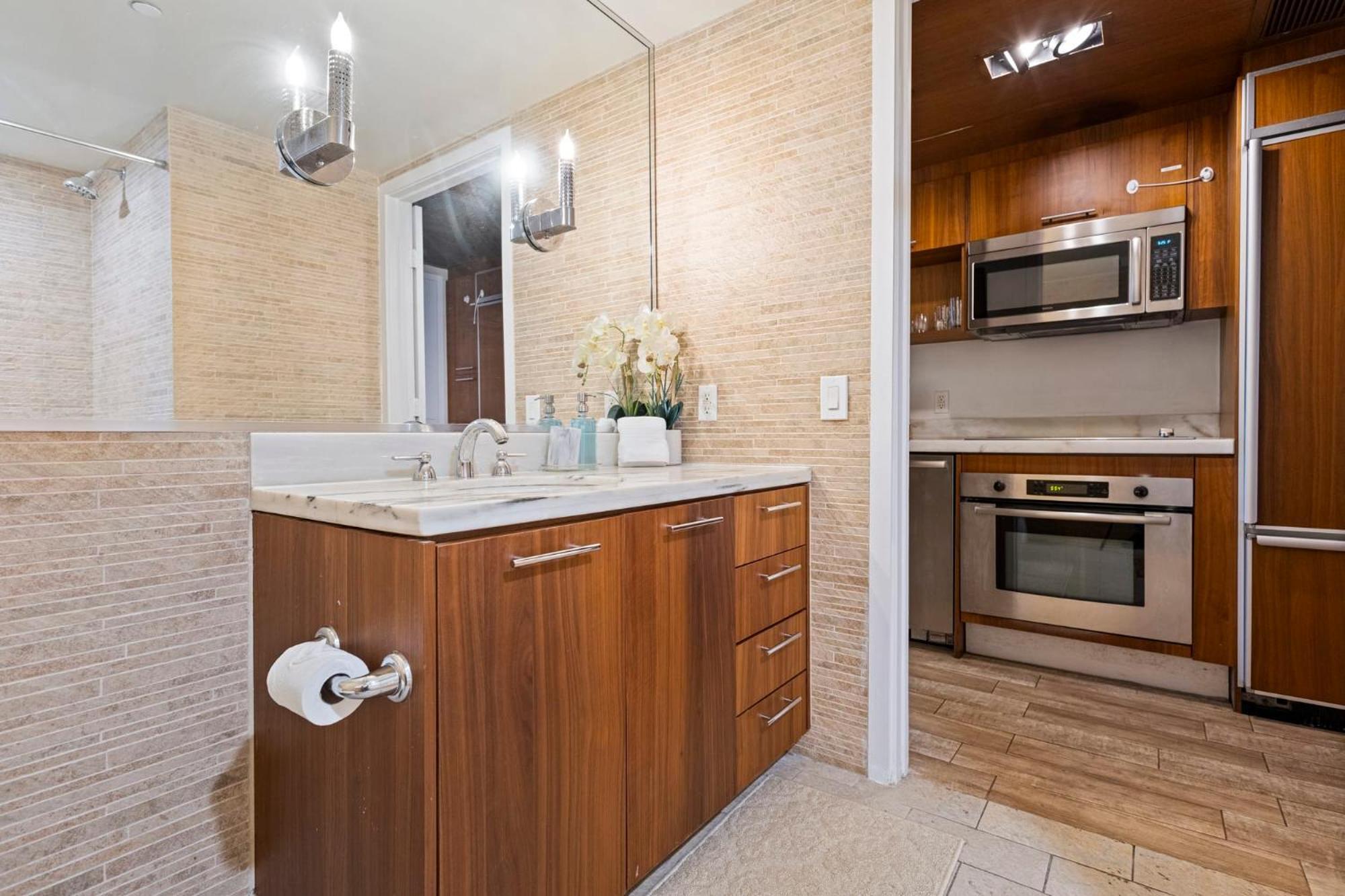 Biscayne Bay View Pool Hot Tub And Amenities Holiday home Miami