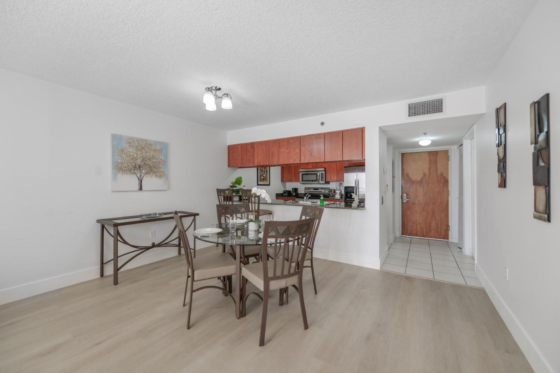 Spectacular In Heart Of Brickell Apartment