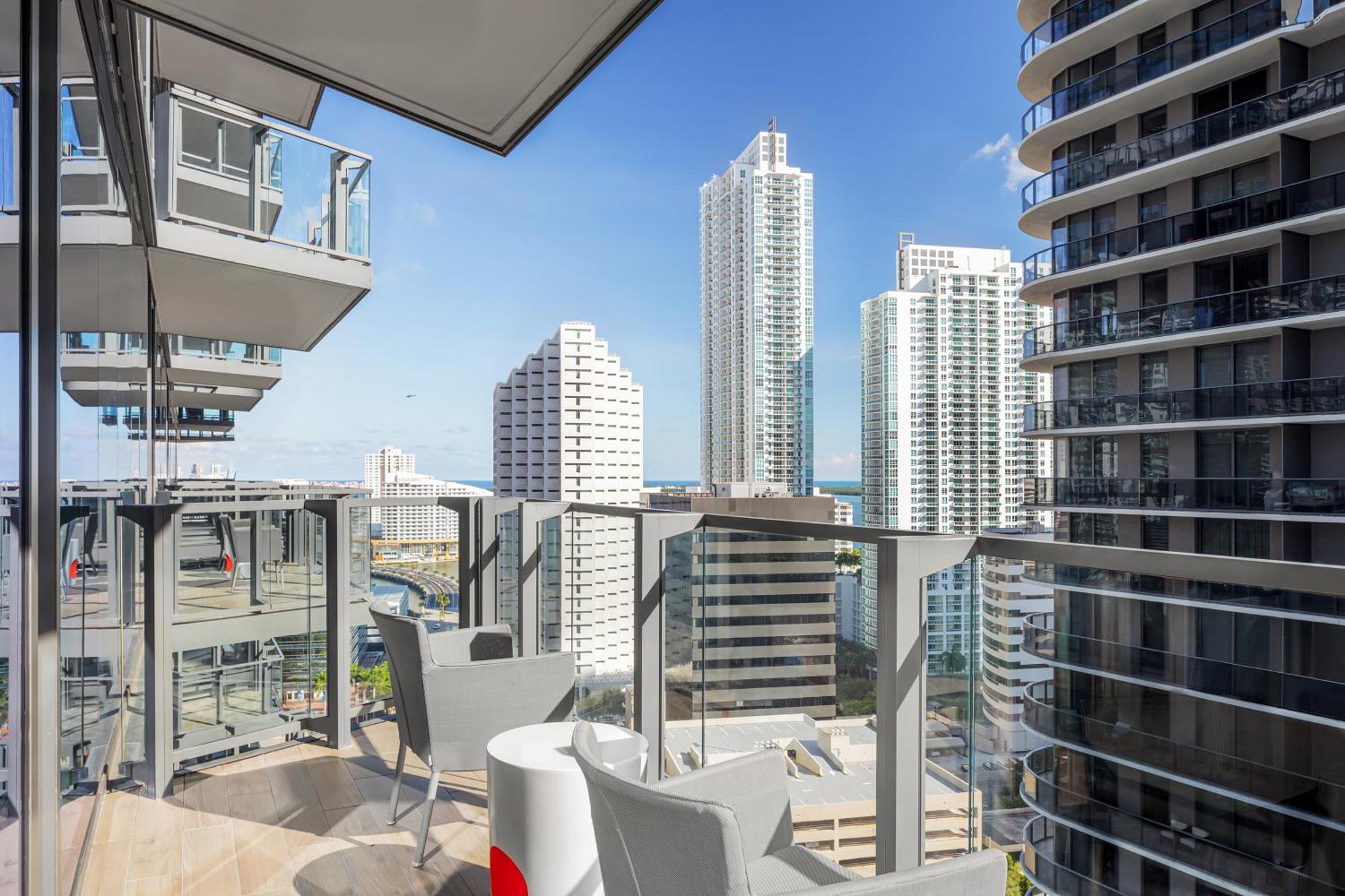 Hotel East 4*