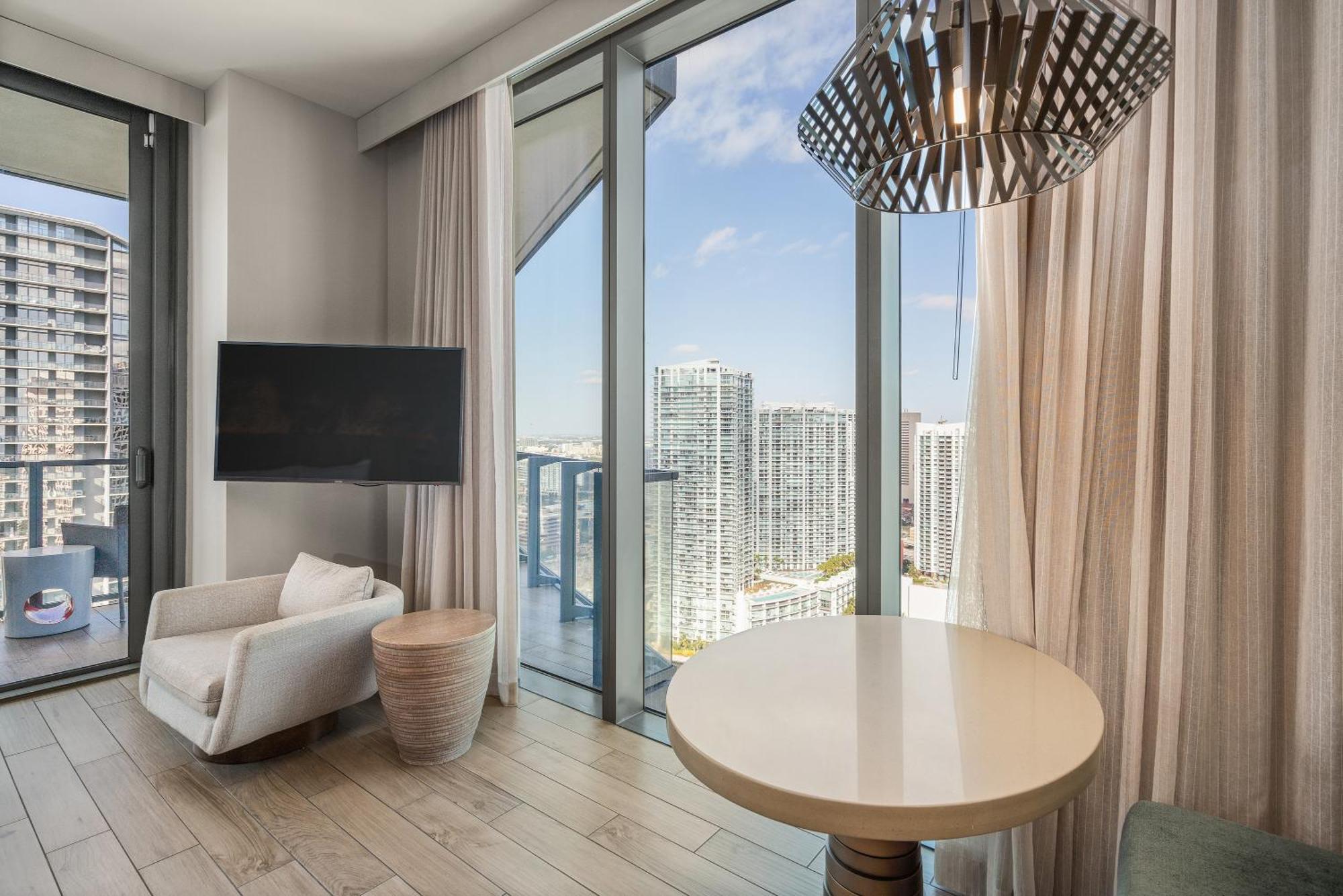 Hotel East Miami