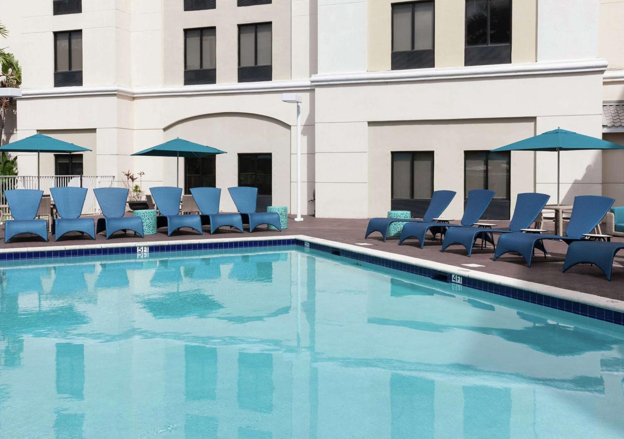 Hampton & Miami-doral Dolphin Mall Hotel Miami