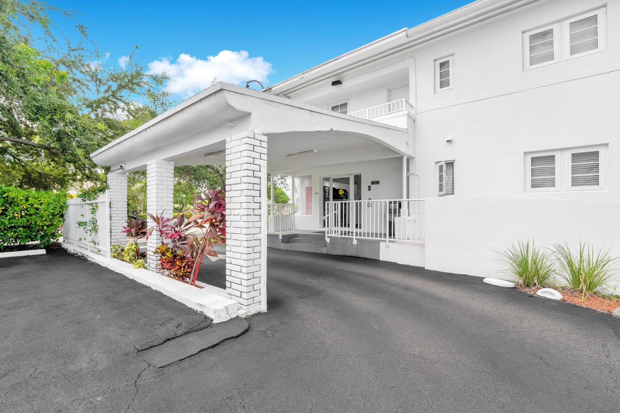Travelodge By Wyndham Biscayne Bay 3*
