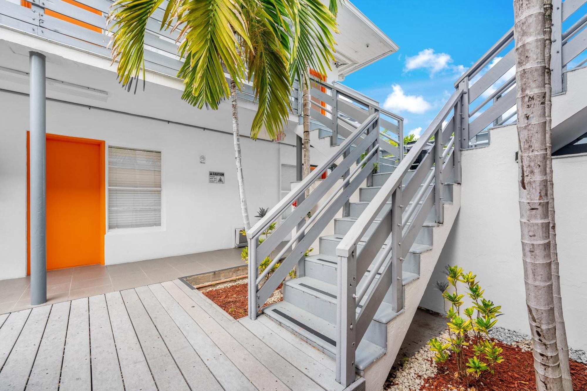 Travelodge By Wyndham Biscayne Bay Hotel