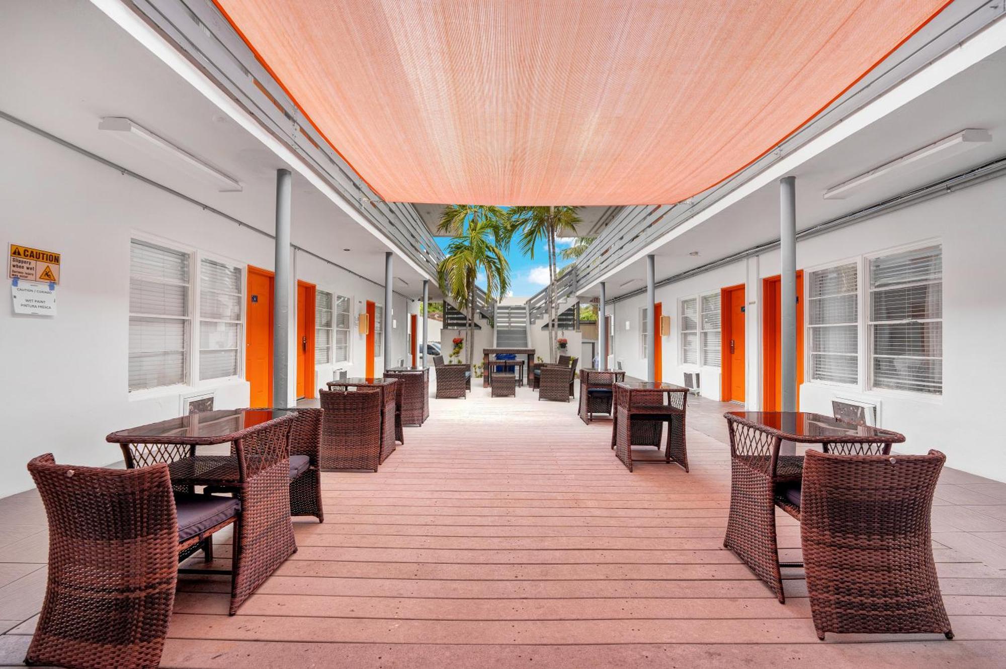 Travelodge By Wyndham Biscayne Bay Hotel