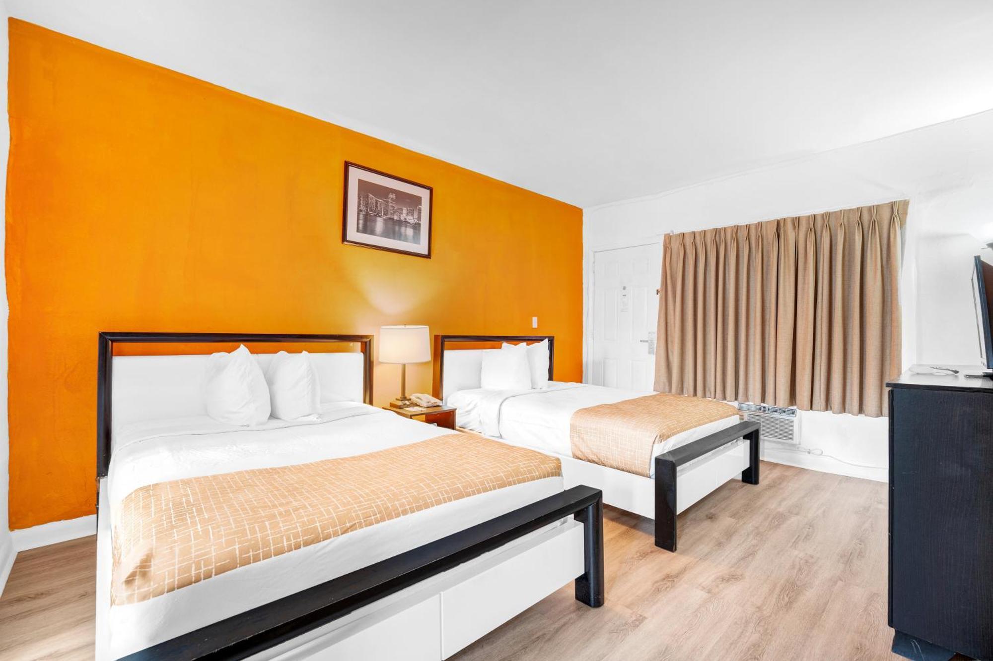 Travelodge By Wyndham Biscayne Bay