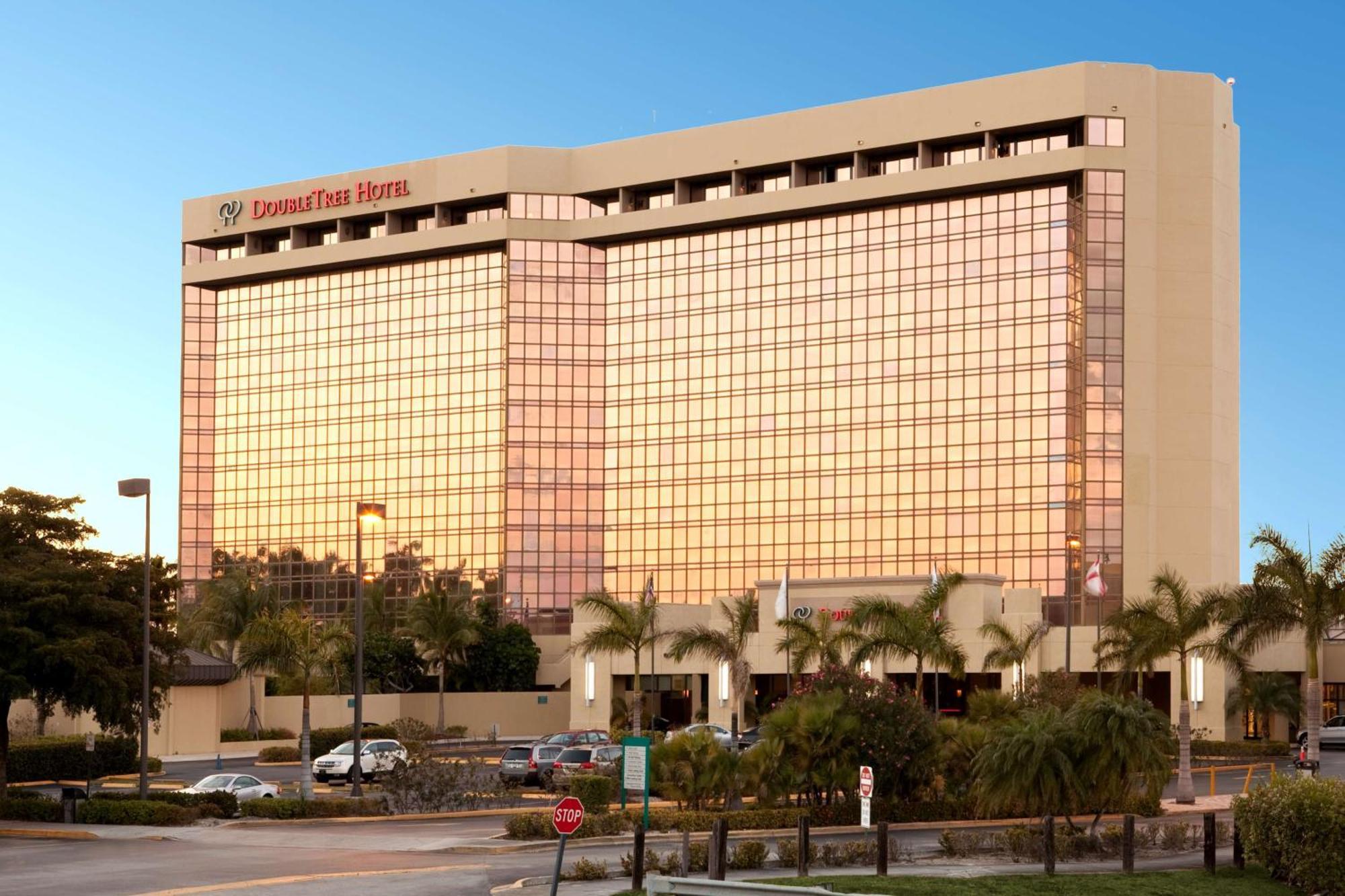 Doubletree By Hilton Airport & Convention Center Hotel