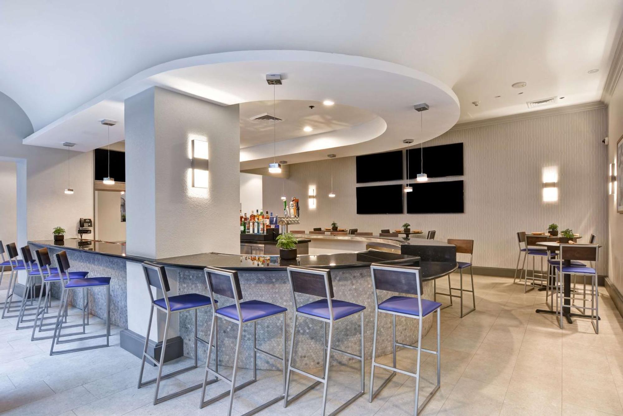 Embassy By Hilton International Airport Hotel Miami
