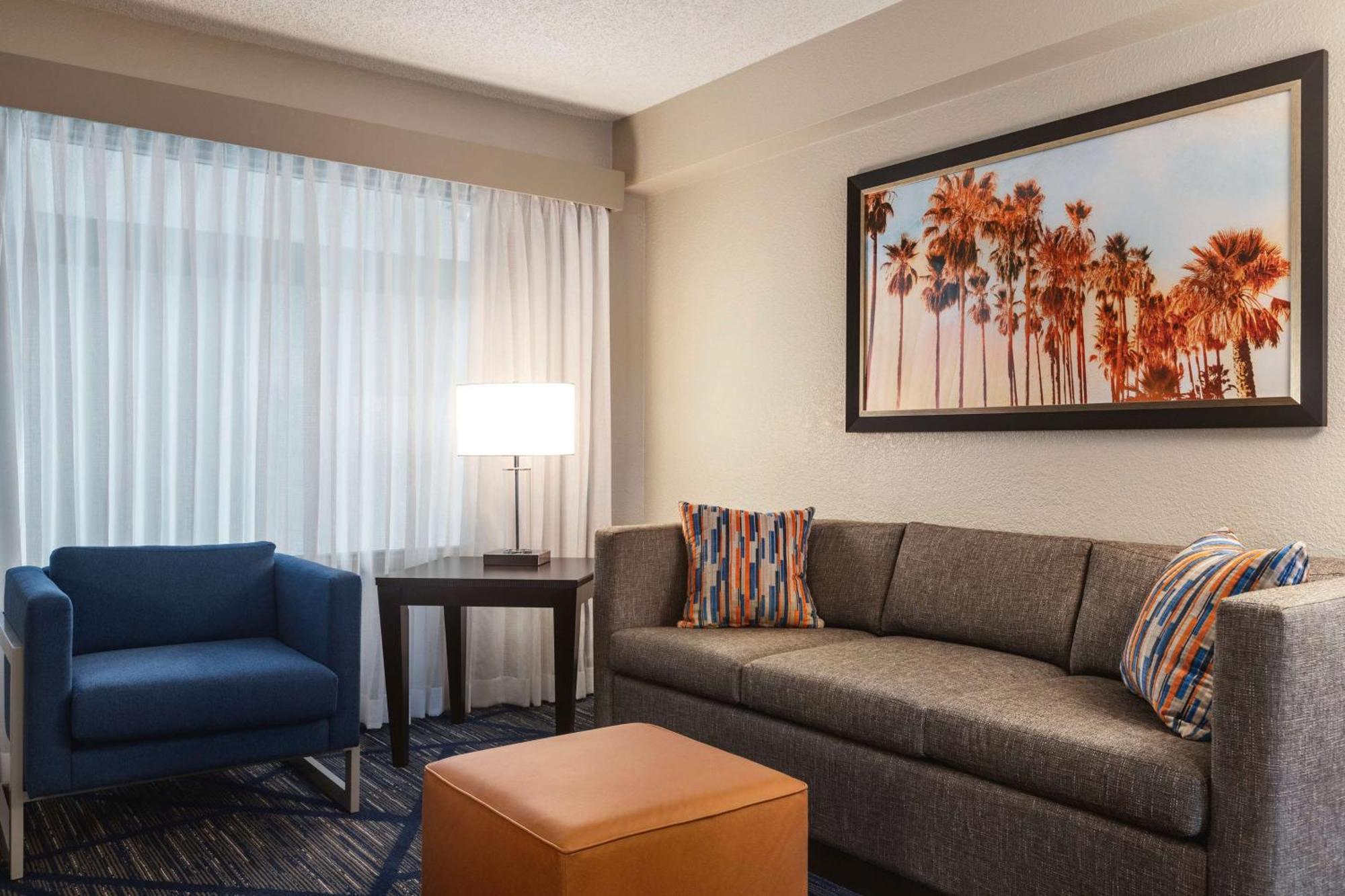 Embassy By Hilton International Airport 4* Miami