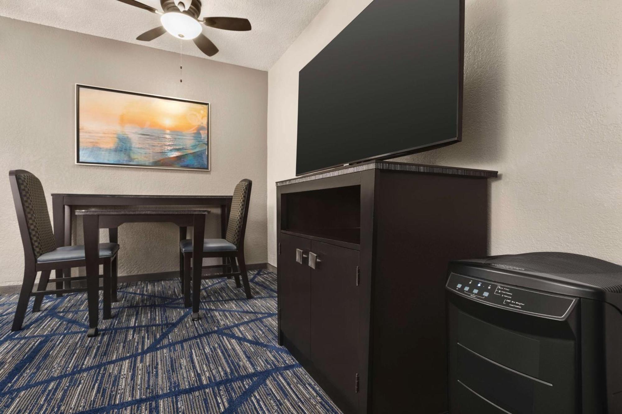 Embassy By Hilton International Airport Hotel 4*
