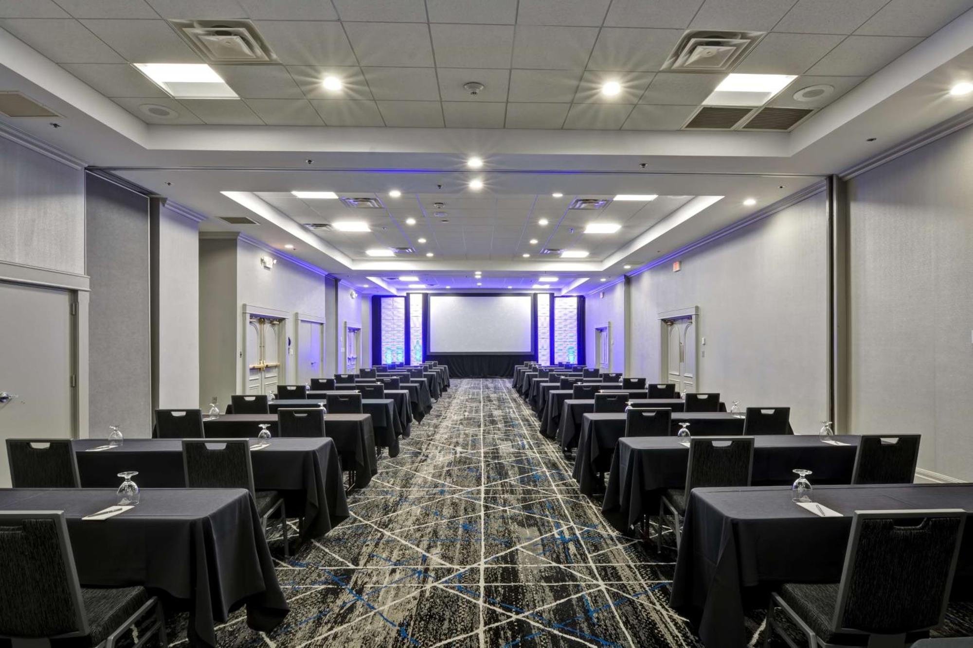 Hotel Embassy By Hilton International Airport Miami