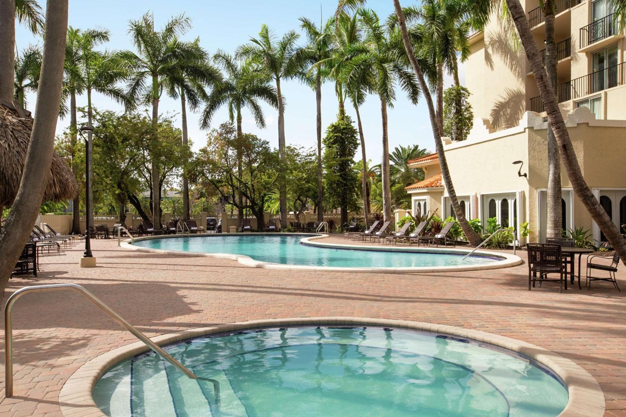 Hotel Embassy By Hilton International Airport