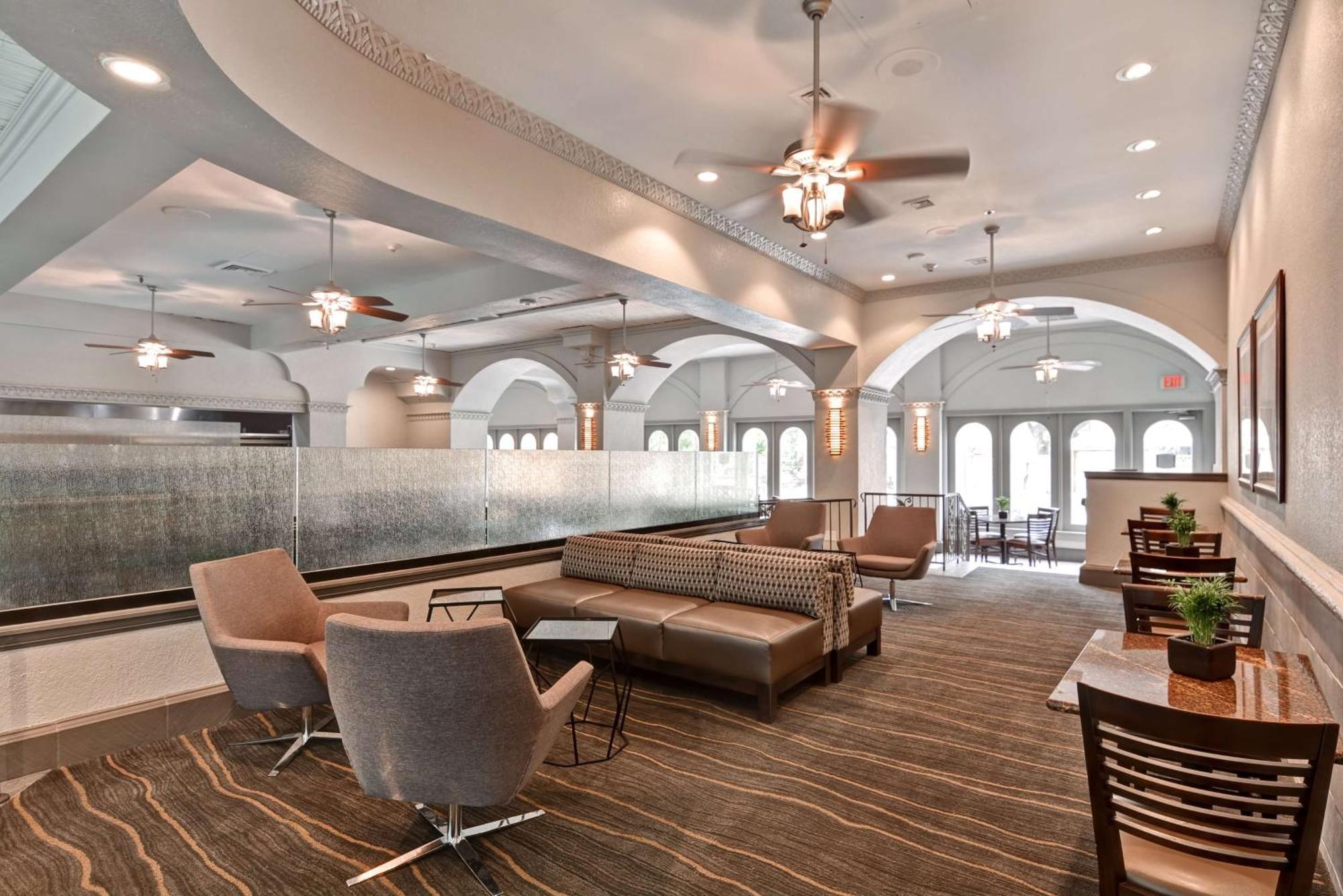 Embassy By Hilton International Airport Miami
