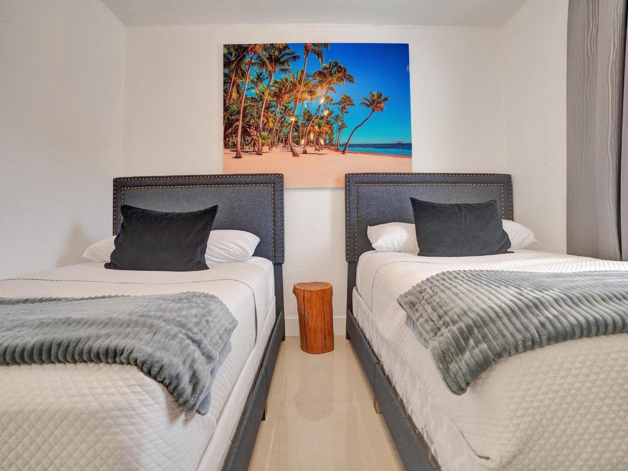Villa Sinai 4 Bedroom Pool In 10 Mins To South Beach!