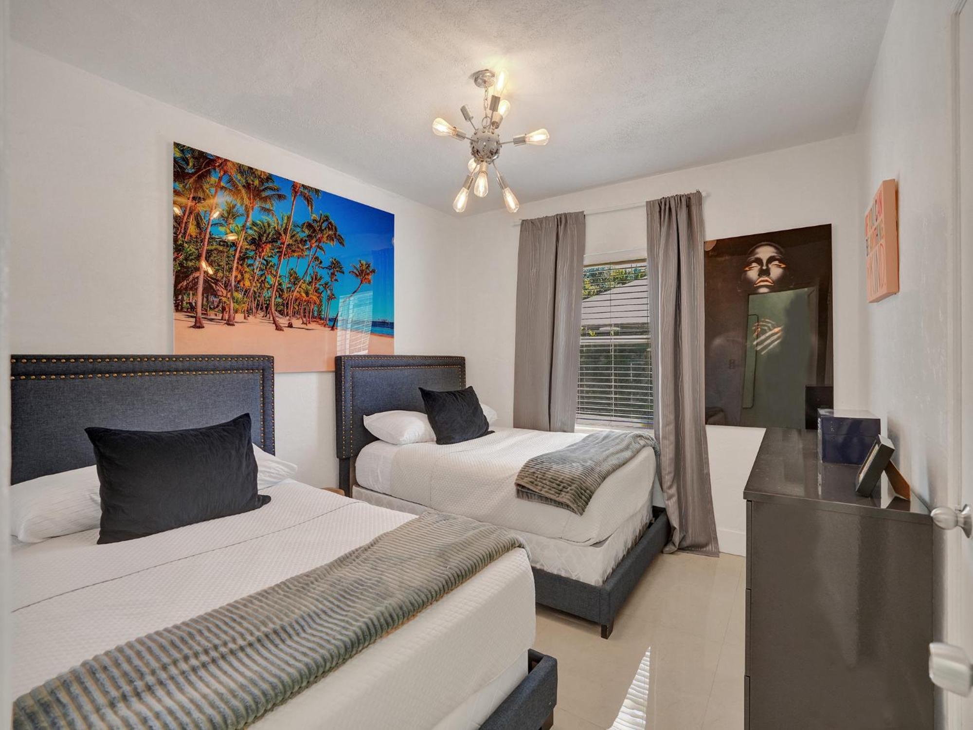 Villa Sinai 4 Bedroom Pool In 10 Mins To South Beach!