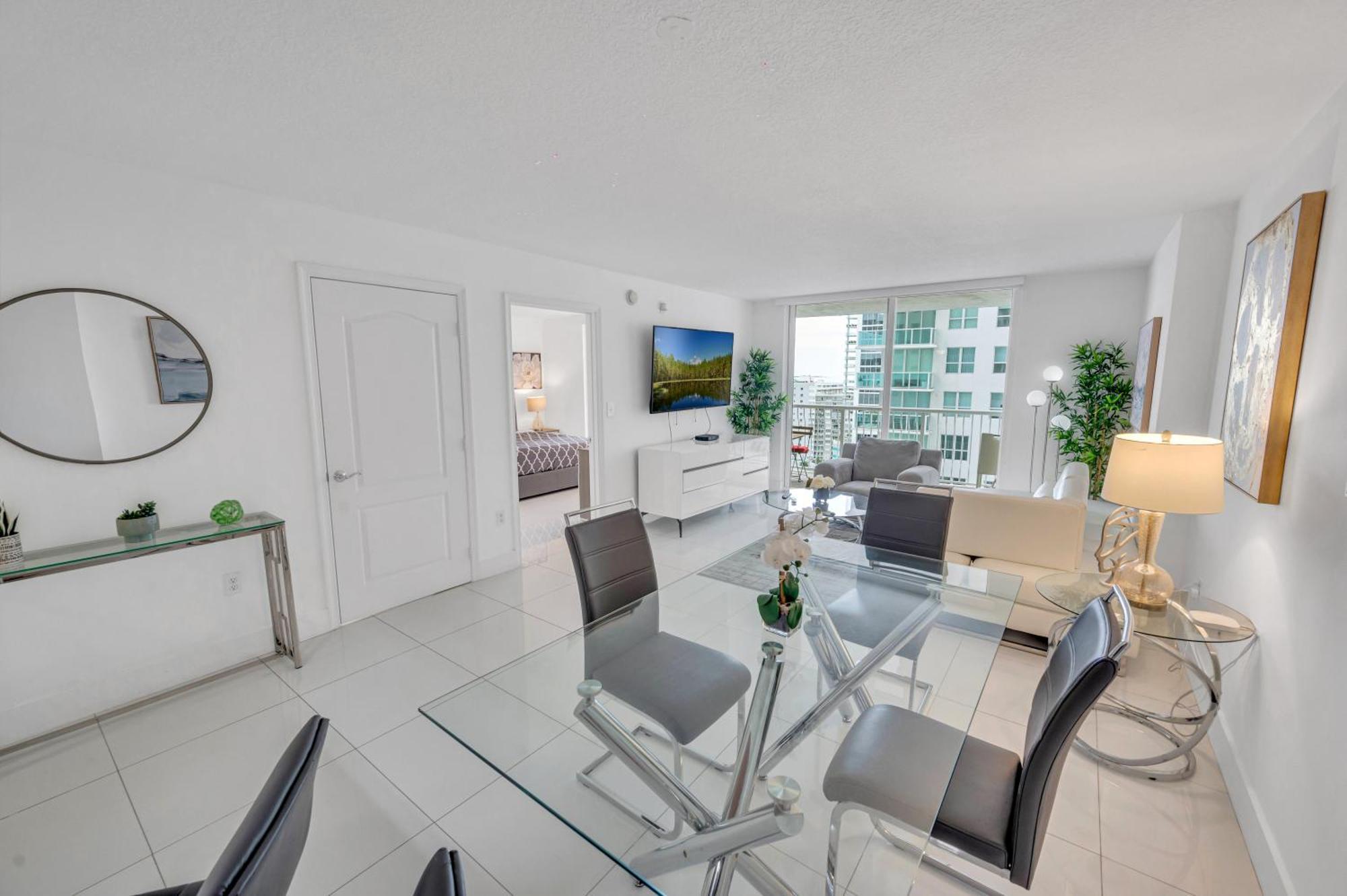 Apartment Luxury 1 Bedroom • Brickell • Unique Views *