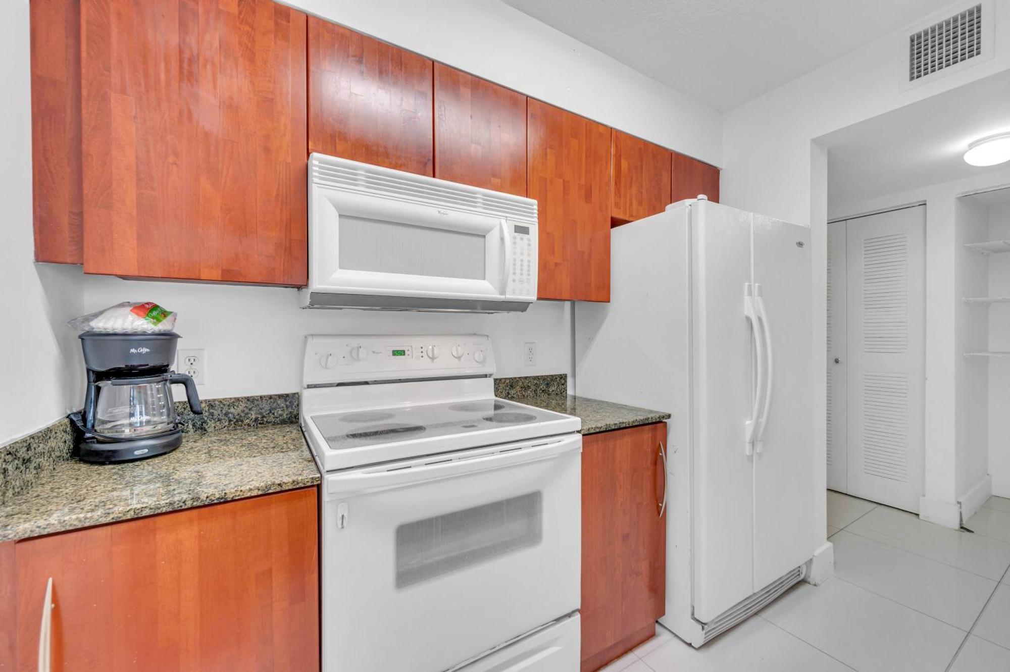 Luxury 1 Bedroom • Brickell • Unique Views Apartment *