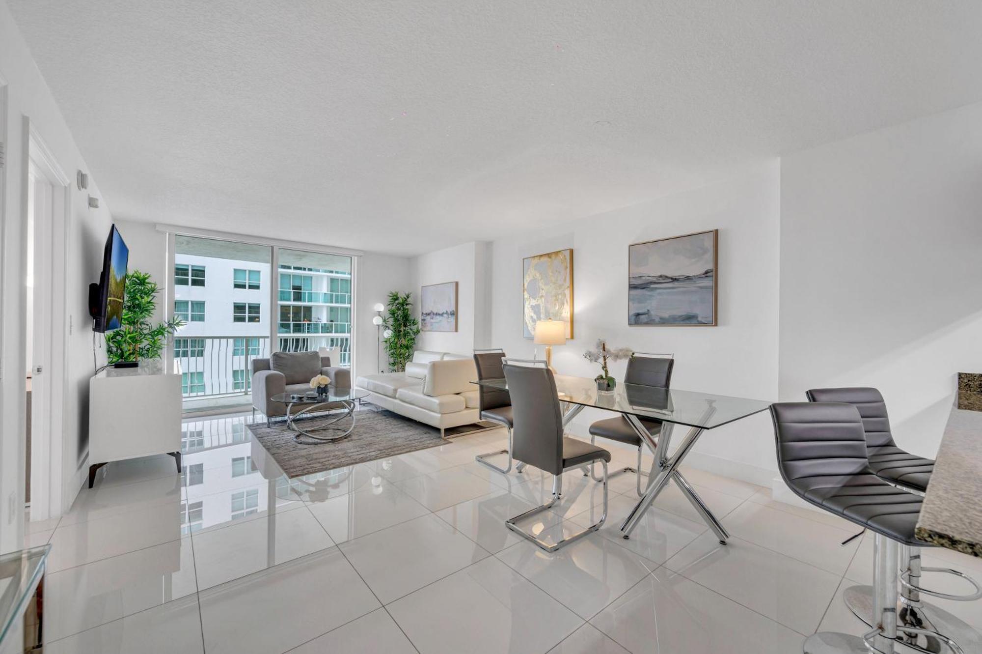Apartment Luxury 1 Bedroom • Brickell • Unique Views *