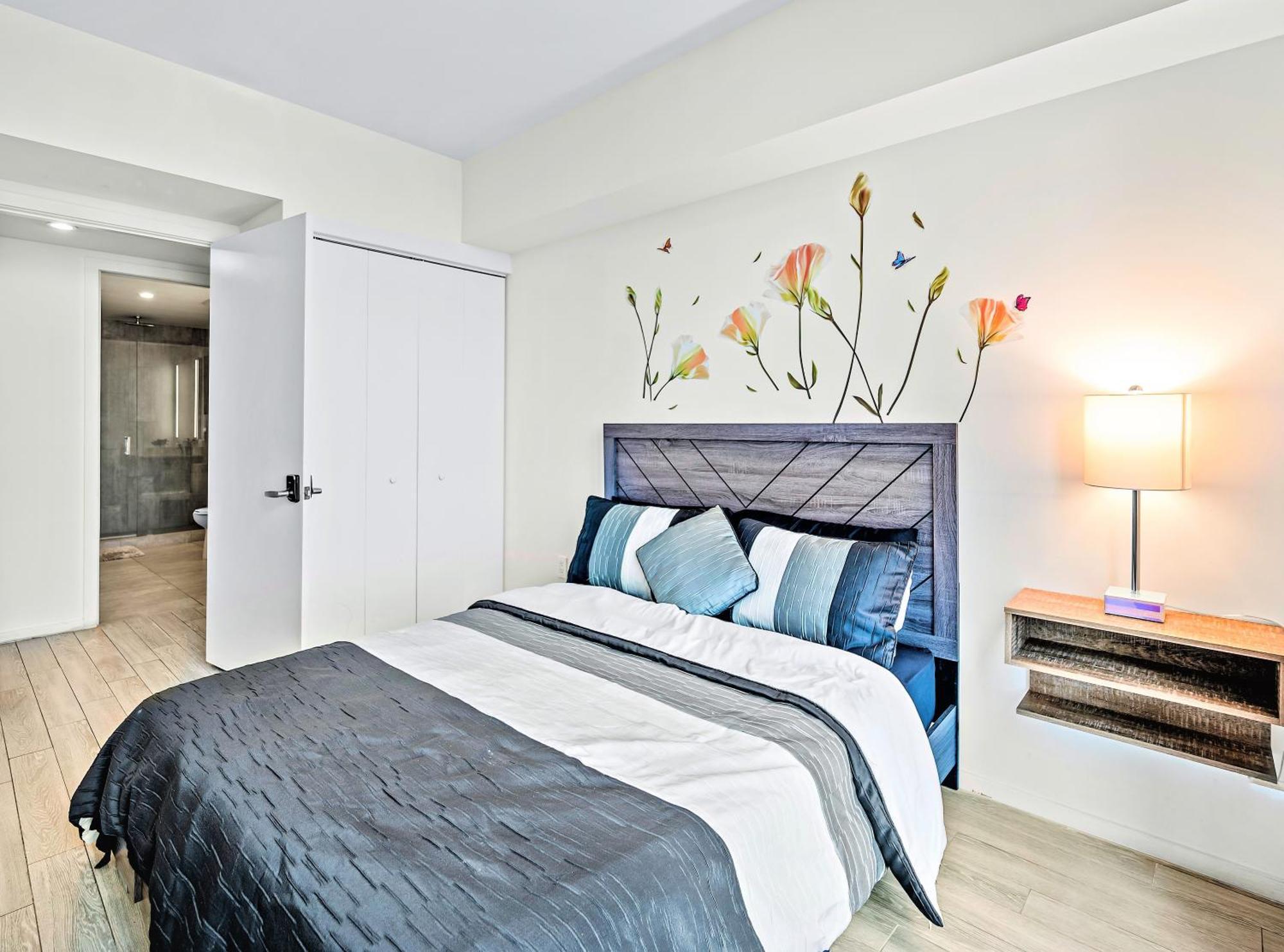 Experience The Perfect Life!! Centrally Located Luxury Condo!
