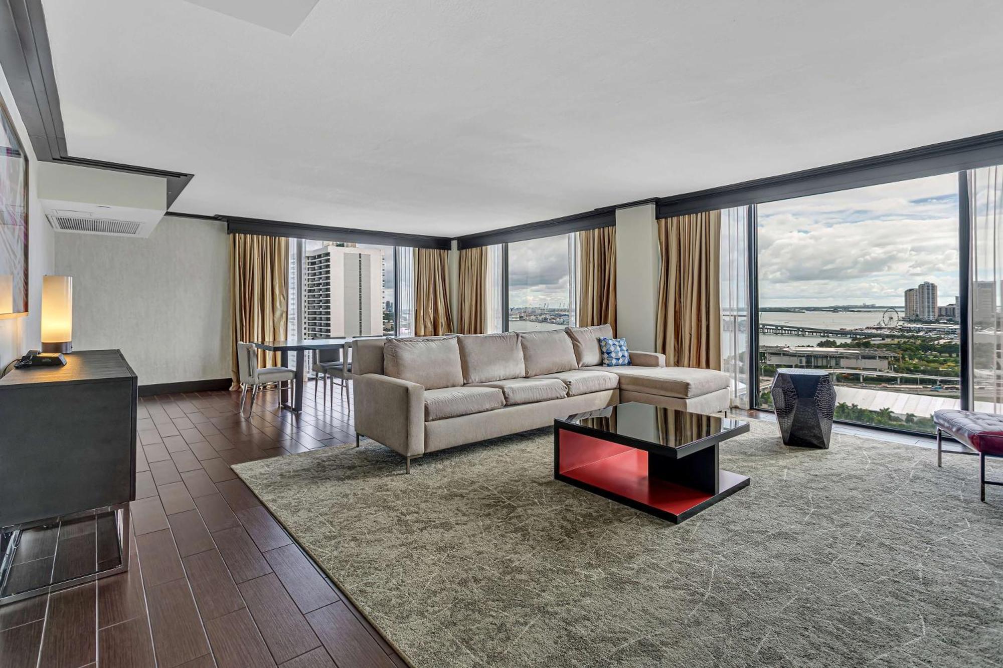 Hotel Hilton Downtown 4*