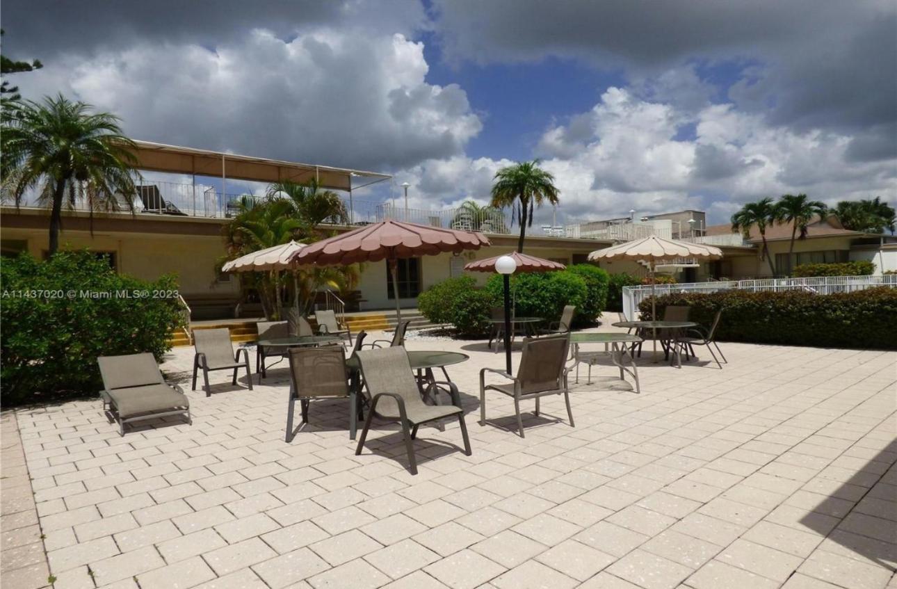 Apartment One Bedroom Minutes From The Beach Miami