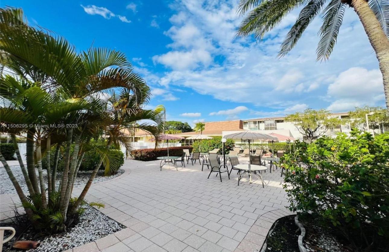 Apartment One Bedroom Minutes From The Beach