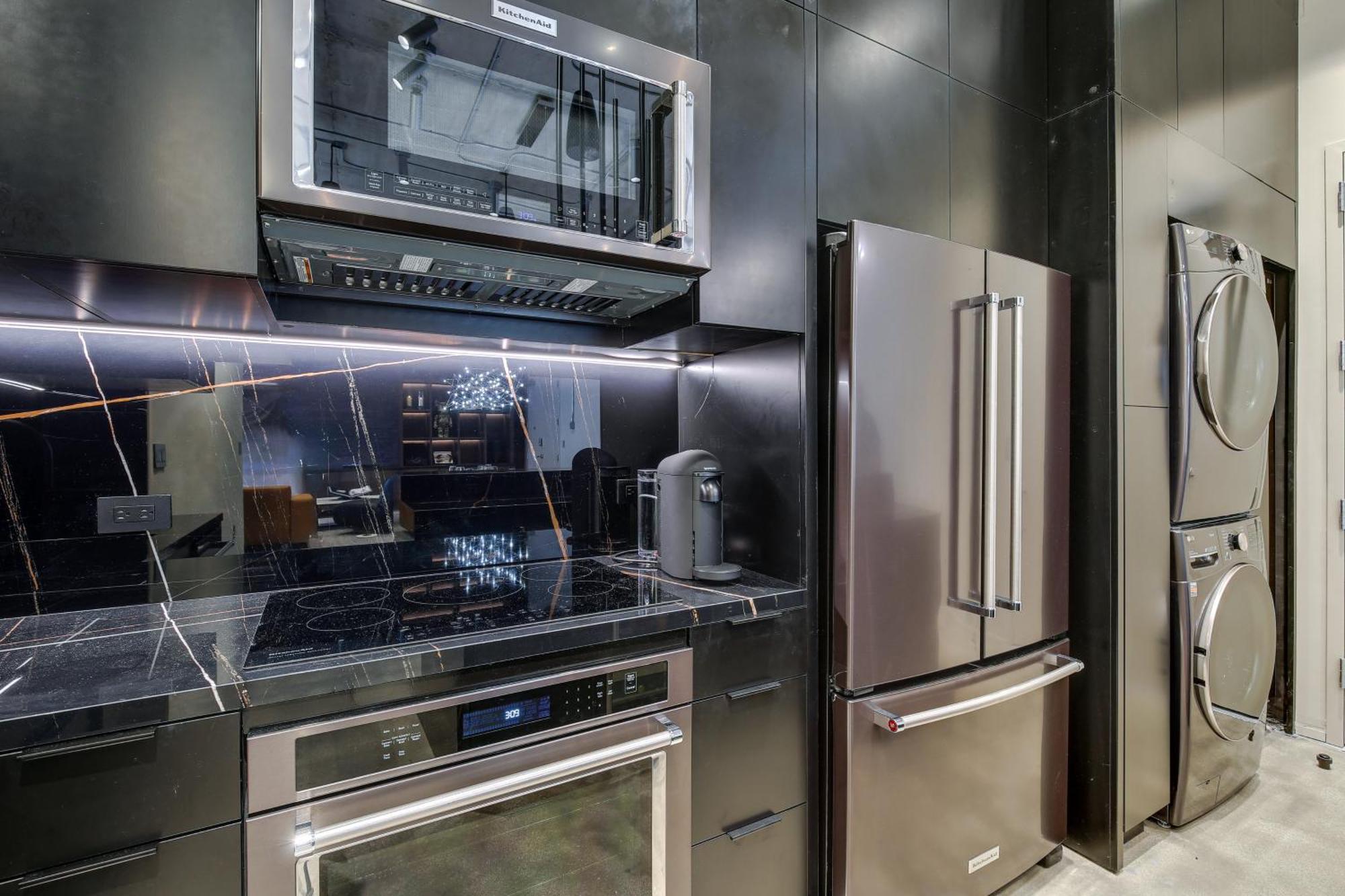 Wynwood Condo, Walk To Restaurants And Nightclubs!