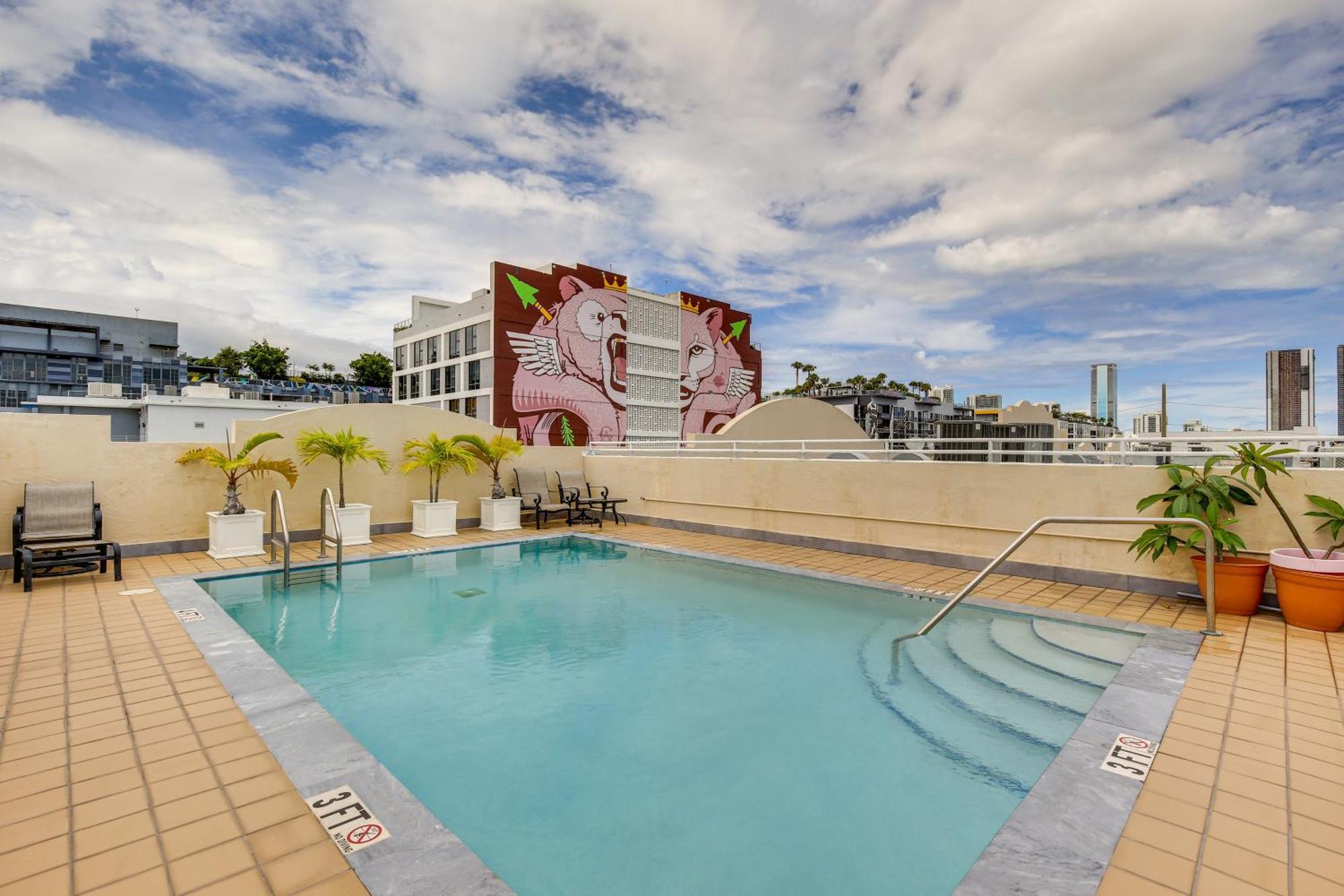 Wynwood Condo, Walk To Restaurants And Nightclubs! Apartment *
