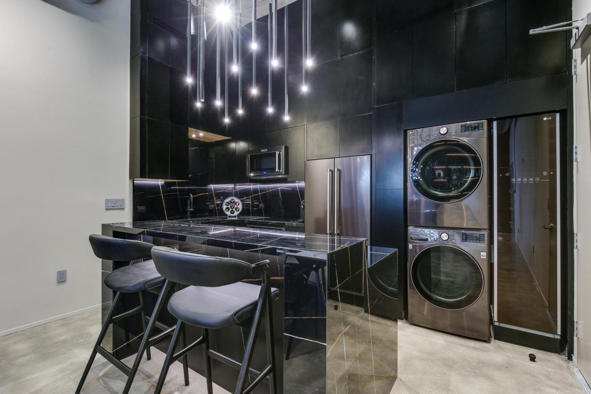 Wynwood Condo, Walk To Restaurants And Nightclubs! *