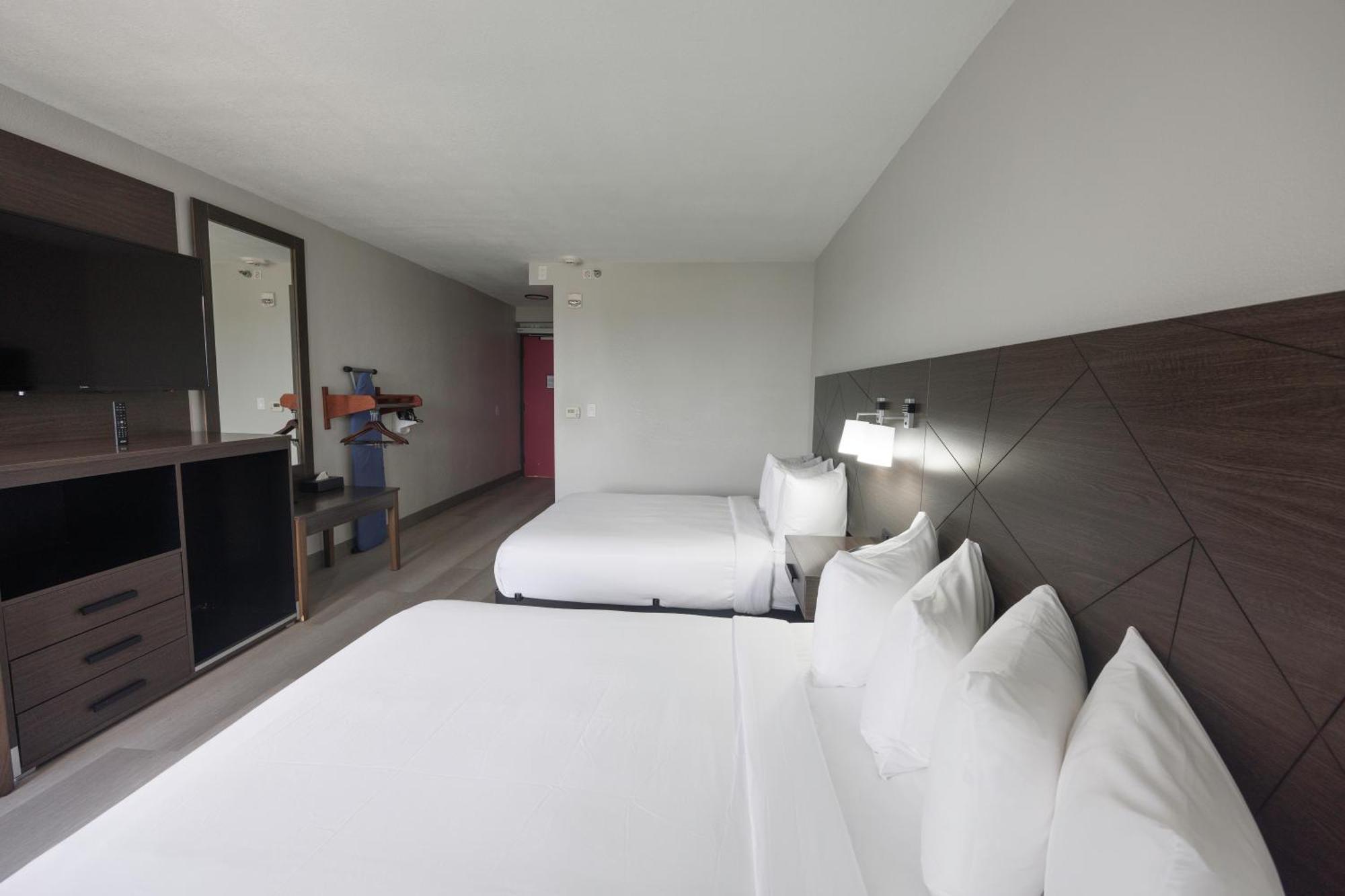 Airport Hotel 3*