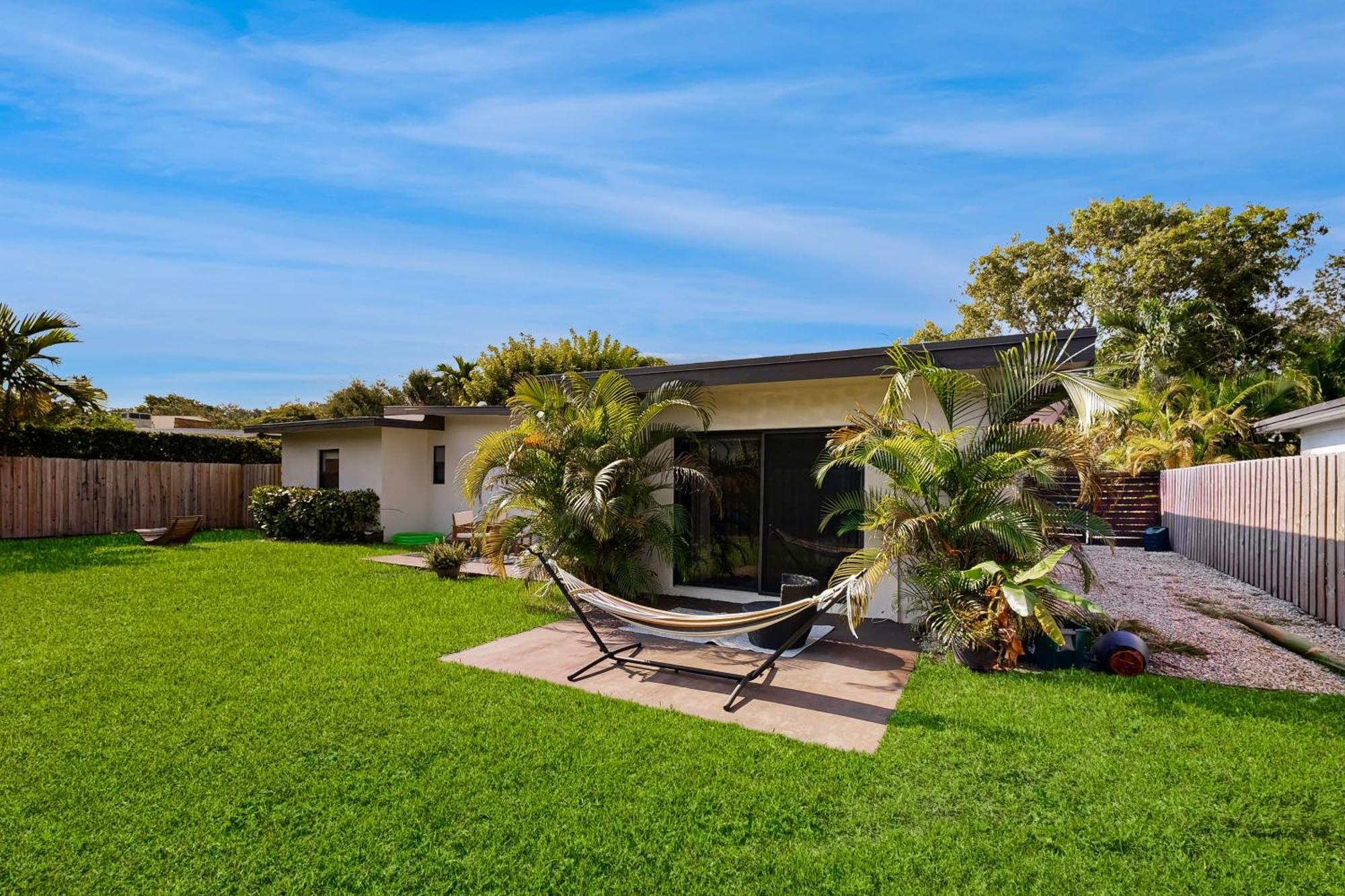 Mid-century Modern Oasis *