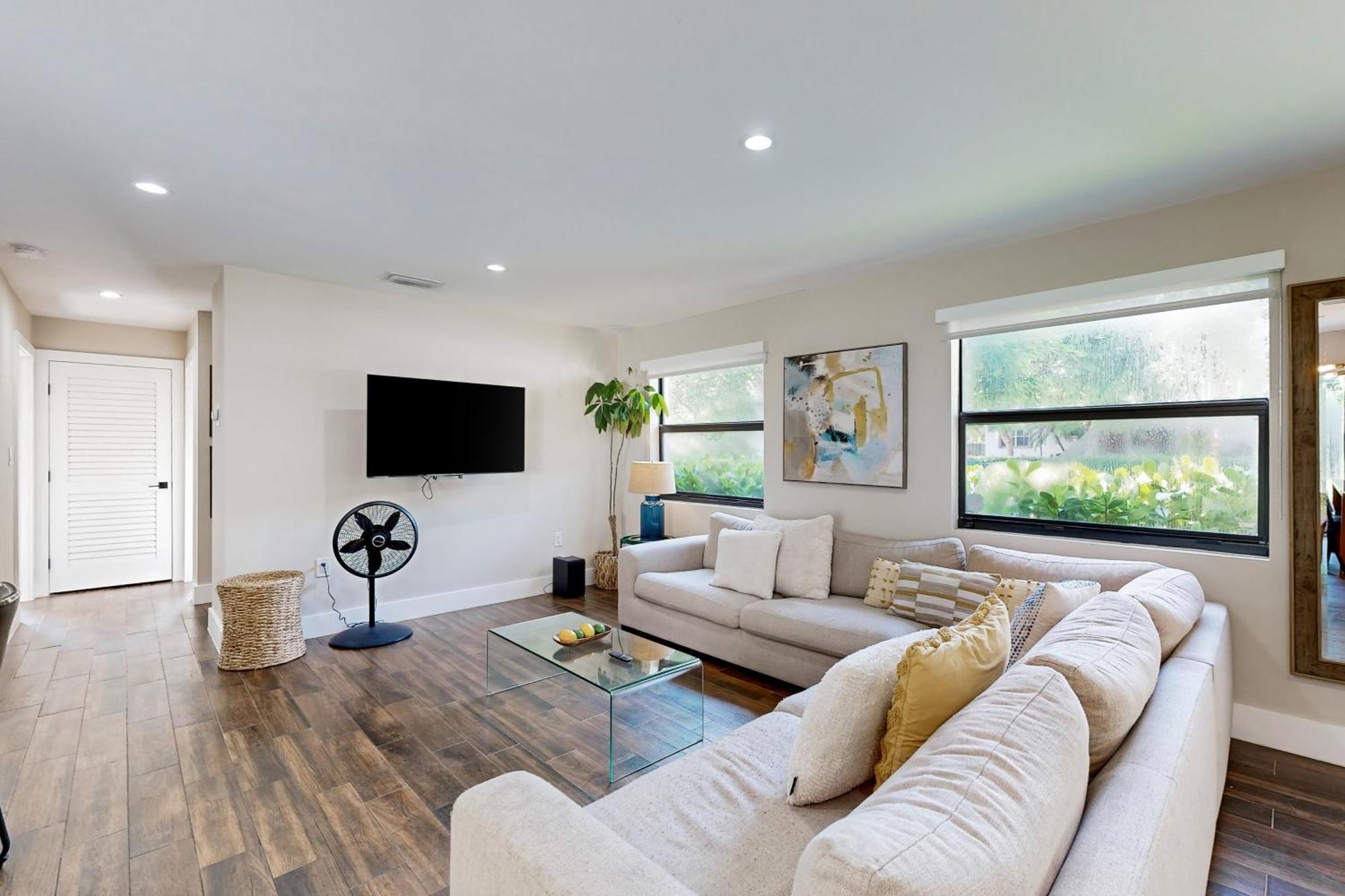 Holiday home Mid-century Modern Oasis
